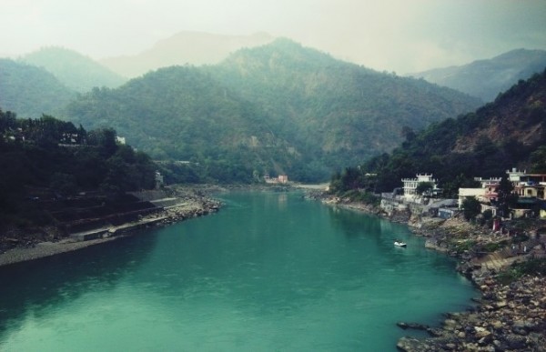 Ganges_at_Rishikesh_from_Lakshman_Jhula.jpg